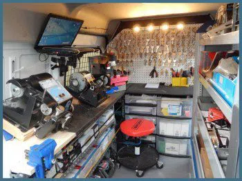 Safe Key Shop Lake Worth, FL 561-348-2505 - 2-mobile-locksmith